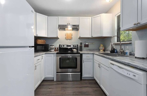 Grandview House | 2BR Townhome King Beds+Near Park FiFa World Cup