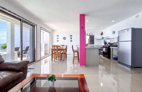 Colonia Meteorologico Condo | 2BR w/Private Ocean View Dipping Pool