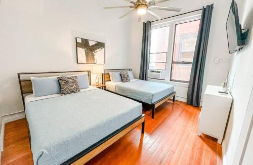 Gaslamp Quarter Hotel | 2BR Walk to Convention Center Free Parking
