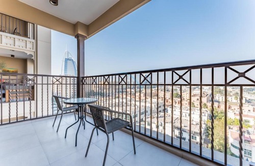 Umm Suqeim 3 Apartment | 2BR with Balcony, Exclusive Amenities and Steps from Iconic Landmarks, Madinat Jumeirah Living Rahaal 2, Jumeirah