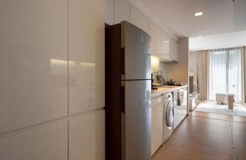 Sukhumvit Apartment | 2BR2BA BTS Thonglor Rooftop Pool Gym BBQ Low