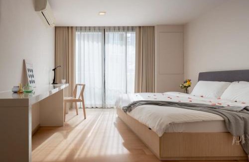 Sukhumvit Apartment | 2BR2BA BTS Thonglor Rooftop Pool Gym BBQ Low