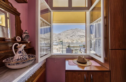Pedi House | 2islands Waterfront House