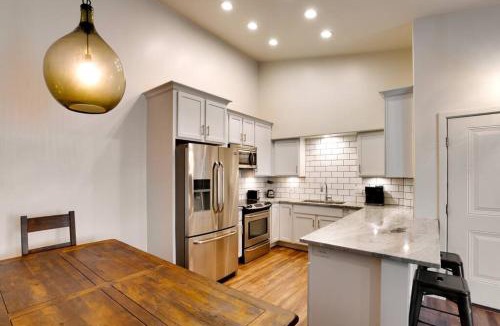 Moab South Valley Apartment | 2K Top Floor Moab RedCliff Condo, POOL & HOT TUB