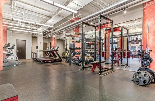 Warehouse District Apartment | 2KBD2BA Steps from Target Center+GYM+KTCHN+LNDRY
