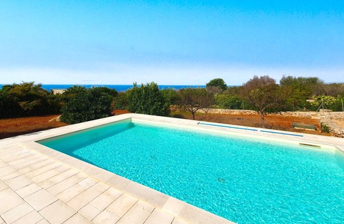 Torre Vado Villa | 2km from the beaches: nice villa with pool