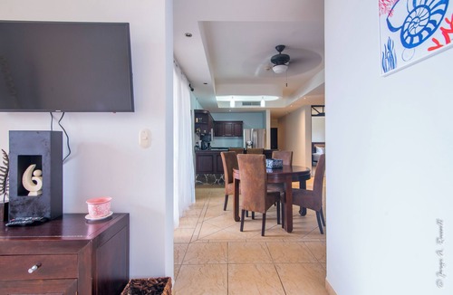 Barrio Los Villalobos Condo | 2n floor Condo with ocean view, wifi, pool, kitchen, 3 bedrooms, 2.5 bath, Jaco