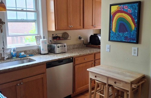 Lower Mills House | 2nd Floor Apartment 5 minutes to the subway to Boston & Cambridge.