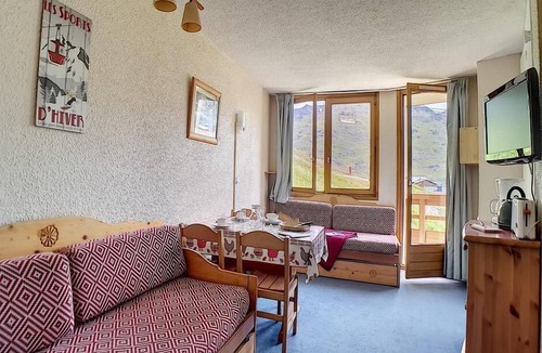 Reberty Apartment | 2nd floor, balcony, tv, ski locker, 27m², Les Menuires