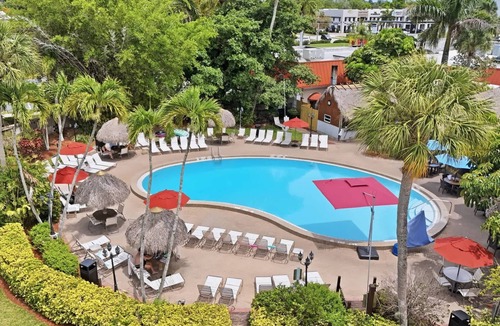Moorings Apartment | 2nd Floor Efficiency - Close to Beach and Downtown