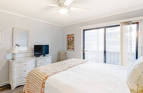 Atlantic Beach Condo | 2nd-floor oceanfront condo w/free WiFi, private W/D, beach views, & shared pool