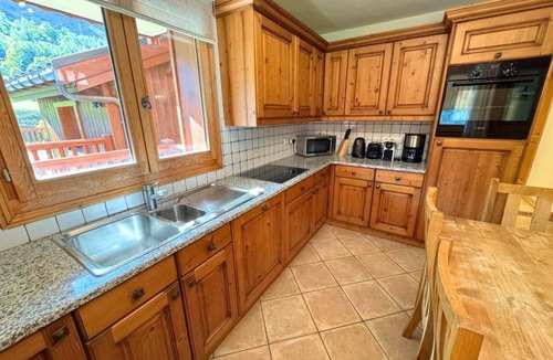 Le Bettaix Apartment | 2nd floor, balcony, tv, ski locker, 66m², Les Menuires