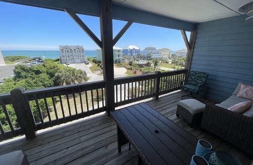 Emerald Isle House | 2nd ROW EASY beach access 1/2 block Ocean View + EV charger