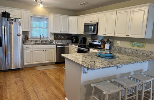 Edisto Island House | 2nd row Ocean Views 4br 3ba Sleeps 12, '26 Pool Amenity Card, linens included