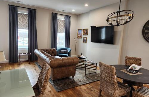 Washington House | 2nd St Loft Riverview