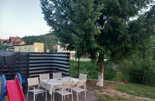 Sebesel House | 2Rivers