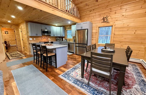 Bethlehem Cabin | 2S: New log cabin in Bethlehem: privacy, firepit, great location!