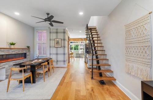 Bloomingdale House | 2x King Beds, Fireplace, Private Backyard, Washer, Dryer