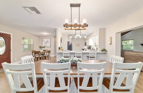 Crystal River House | 3/2 NEWLY REMODELED HOME IN CRYSTAL RIVER! Bring your boat and RV/Camper!