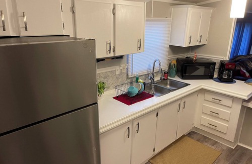Troy House | 3/2 Sunken Treasure Spacious Home in college town of Troy with WiFi, AC