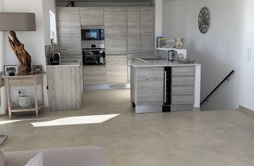 Praia da Luz House | 3/4 bed Villa in heart of village, spectacular sea views, air-con & wifi