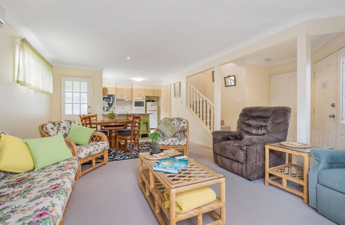 Port Macquarie House | 3/54 Owen Street, Large Townhouse In Great Location