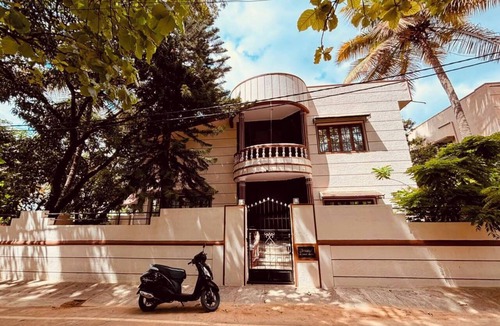 Bengaluru House | 3 AC -bedroom luxurious bungalow in Byrathi with fitness equipments &WiFi