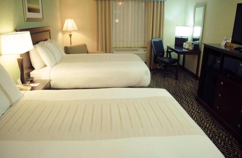 Devils Lake Hotel | 3 Accommodations Perfect for Big Family near Roosevelt Park | Free Parking!