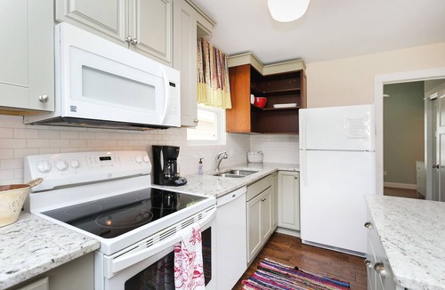 Douglas Cottage | 3 Adorable Old Fashioned Cottages In A Great Location ~ 3 Cottages At One Price!