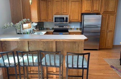 Coral Cottage | 3-BD, 2 Bth, Lake Front cottage, Beach, dock, Fire Pit, Hot Tub in 2025