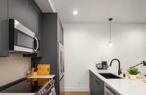 Mann House | 3 Bd 3.5 Bath with A/C and Great Views