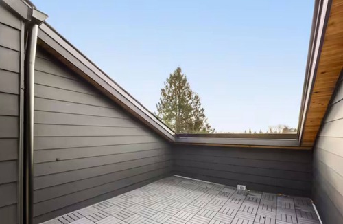 Mann House | 3 Bd 3.5 Bath with A/C and Great Views