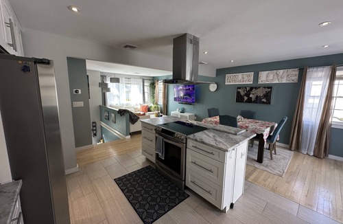Norwalk House | 3 bdrm 2 bath house with pool ,in-law suite separate entrance, BBQ, beach house