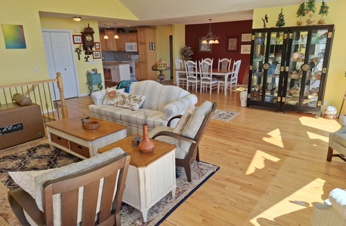 Martell House | 3 Bdrm Acreage W/Panoramic View!