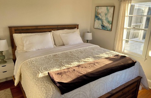 Rockbridge Baths House | 3-Bdrm Farmhouse w/Great Mountain Views