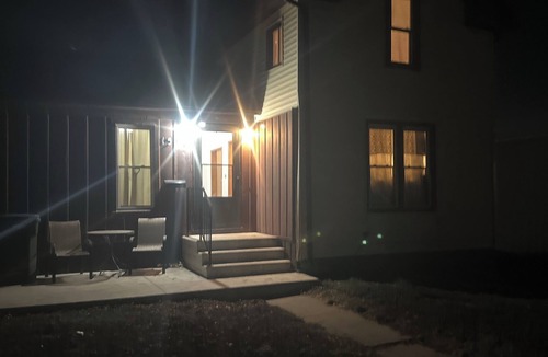 Waterloo House | 3-bdrm house with AC, small fitness station, WiFi in enchanting Waterloo Iowa.