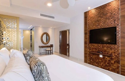 Downtown Cancun Resort | 3 BDRM OCEANVIEW LOFT , Five DIAMOND RESORT, 3FLOORS, BUTLER, PENTHOUSE VIEWS