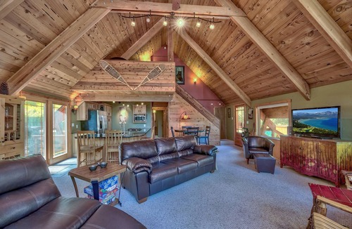 Incline Village House | 3 Bdrm Quintessential Cabin in the Woods On a Creek Sleeps 5