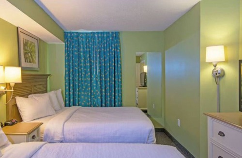 Myrtle Beach Hotel | 3 Beachfront Stays Close To Boardwalk Hotspots with Pools & Lazy River