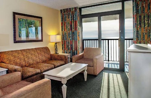 Myrtle Beach Hotel | 3 Beachfront Stays Close To Boardwalk Hotspots with Pools & Lazy River