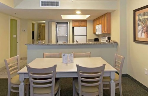 Myrtle Beach Hotel | 3 Beachfront Stays Close To Boardwalk Hotspots with Pools & Lazy River