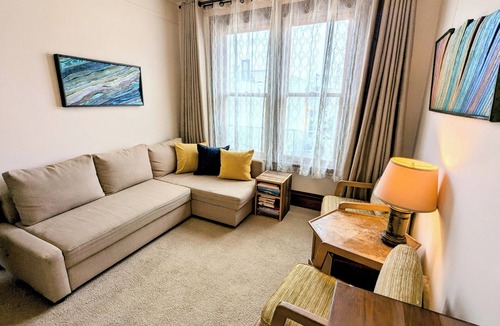 Russian Hill Apartment | 3 Beautiful Rooms In The Creative Home of SF Artists