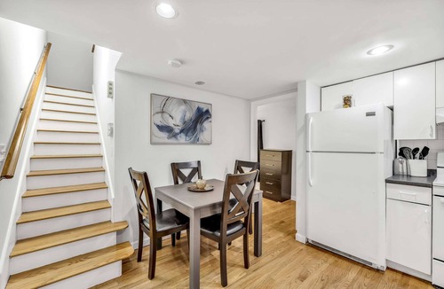 East Cambridge Apartment | 3 Bed 1 Bath with Free Parking