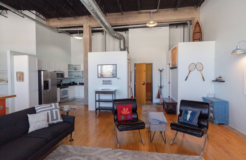South Haven Condo | 3-bed/2.5ba Loft condo in downtown South Haven with indoor pool and fitness room