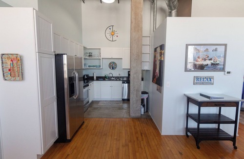 South Haven Condo | 3-bed/2.5ba Loft condo in downtown South Haven with indoor pool and fitness room