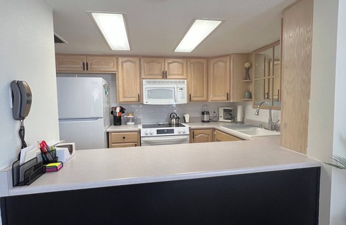 Fountain of the Sun Condo | 3 bed/2 bath condo in a beautiful 55+complex! 30 Day minimum stay! Must be 55+