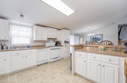 Centre House | 3 bed/2 bath home +office w/futon with community boat ramp & dock to Weiss Lake