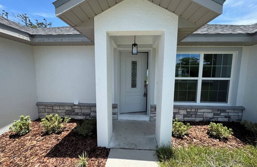 Spring Hill House | 3 bed 2 bath in Spring Hill, Fla,for Vacation or Work,close to Oakhill hospital.