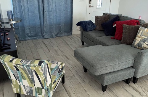Spring Hill House | 3 bed 2 bath in Spring Hill, Fla,for Vacation or Work,close to Oakhill hospital.