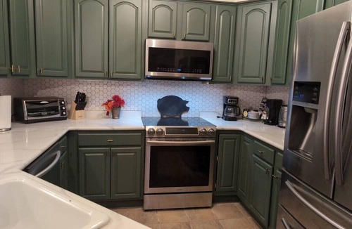 Vernon Apartment | 3 Bed 2 Bath on the Sanctuary side, cozy retreat
